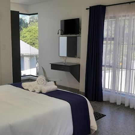 The Wishing Well Guest House Self-Catering Порт-Эдвард Экстерьер фото