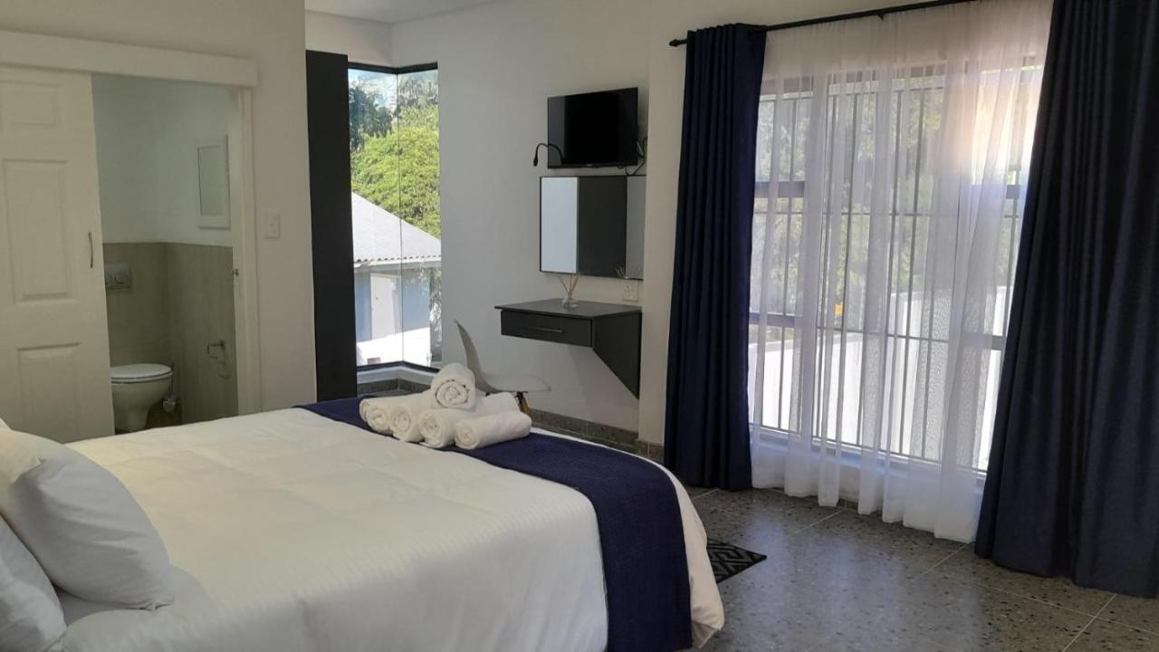 The Wishing Well Guest House Self-Catering Порт-Эдвард Экстерьер фото
