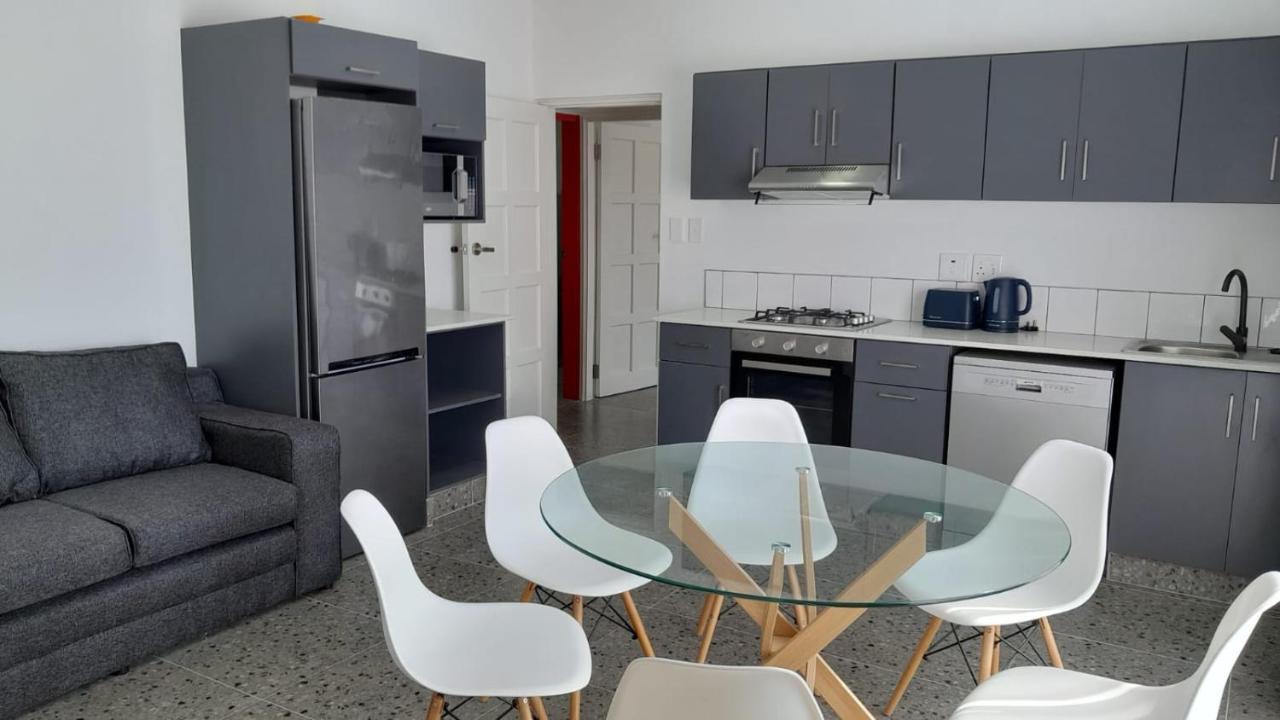 The Wishing Well Guest House Self-Catering Порт-Эдвард Экстерьер фото