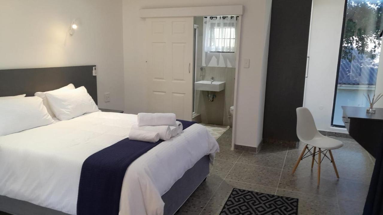 The Wishing Well Guest House Self-Catering Порт-Эдвард Экстерьер фото