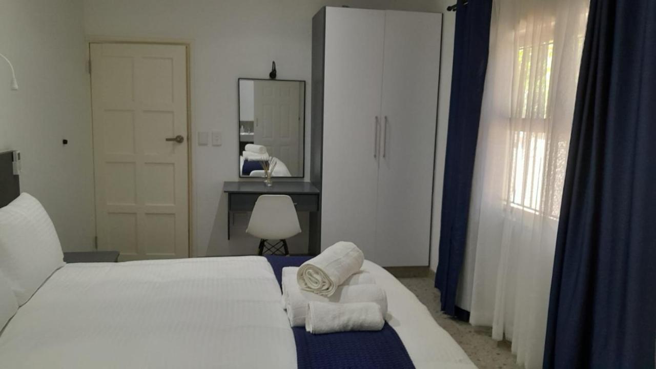 The Wishing Well Guest House Self-Catering Порт-Эдвард Экстерьер фото